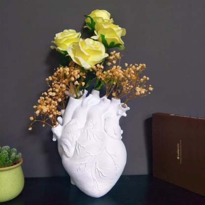 White Heart Irregular Creative Art Vase