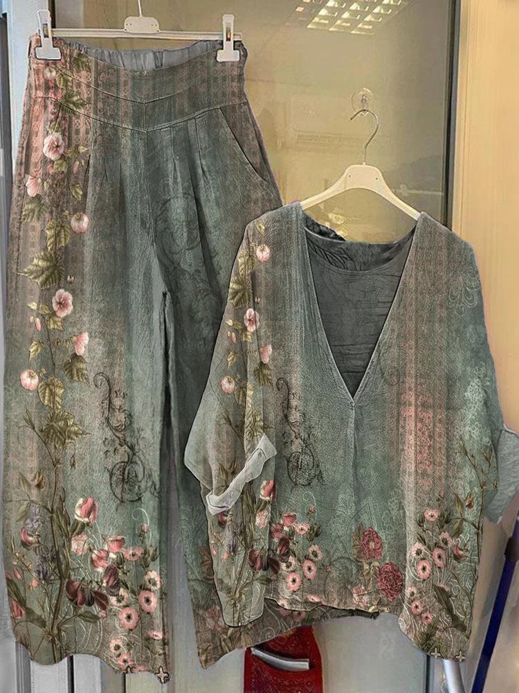 Women's Retro Ethnic Flowers Print V-neck Casual T-Shirt