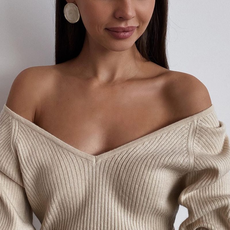 Knitted Long Sleeve V-Neck Sweater Dress in Dresses