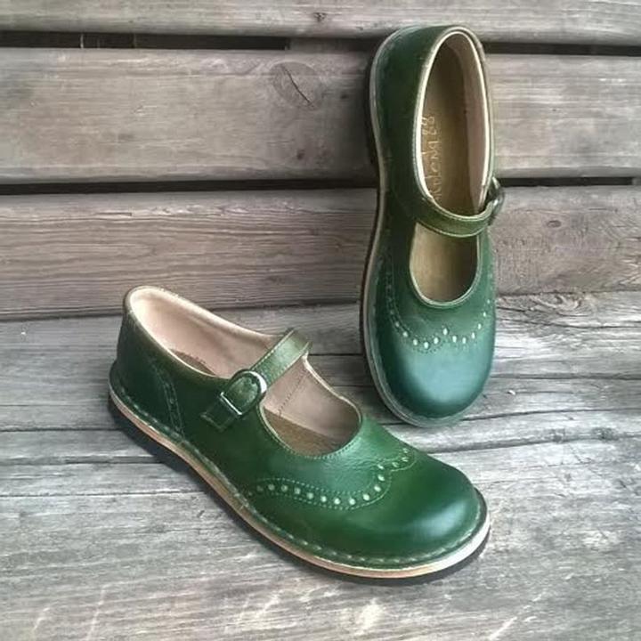 Flat-soled shallow round-toe buckled shoes for women
