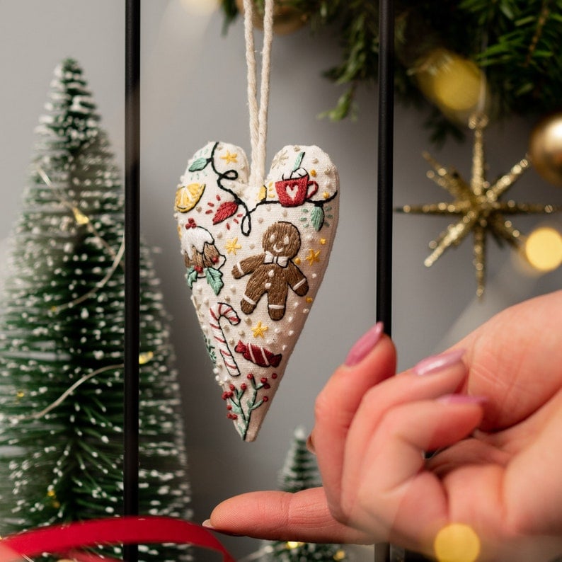 💖DIY Heart Shaped Hand Embroidered Christmas Finished product/DIY material kit -BUY 2 FREE SHIPPING