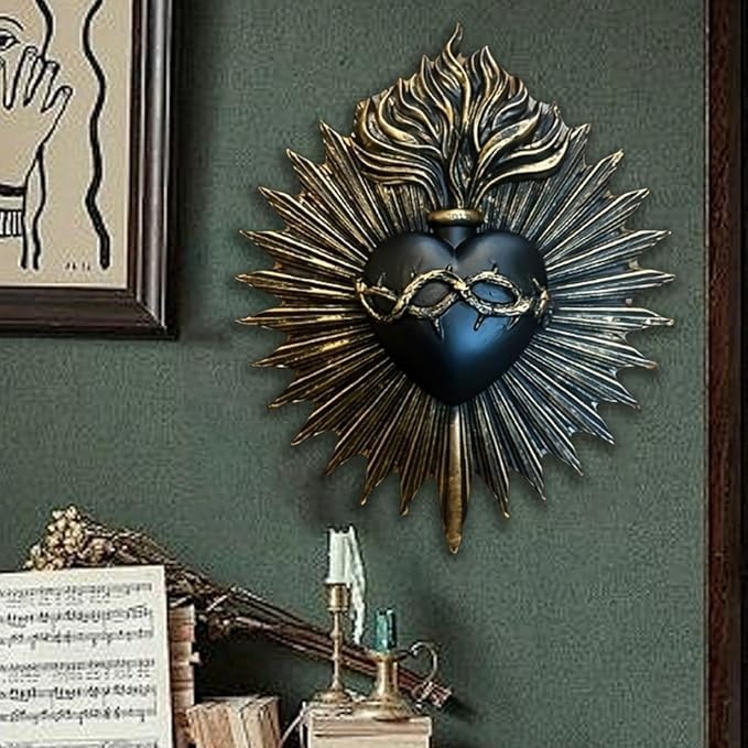 50% OFF-🦇Gothic Heart Wall Decor: Spooky Elegance for Halloween 🖤