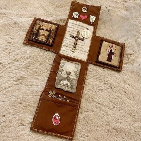 ✝️Handmade Stuitched Pocket Shrine With Silver Cross Included Inside