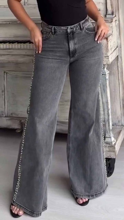 Women’s Heavy Wash Distressed Jeans – Autumn Edition