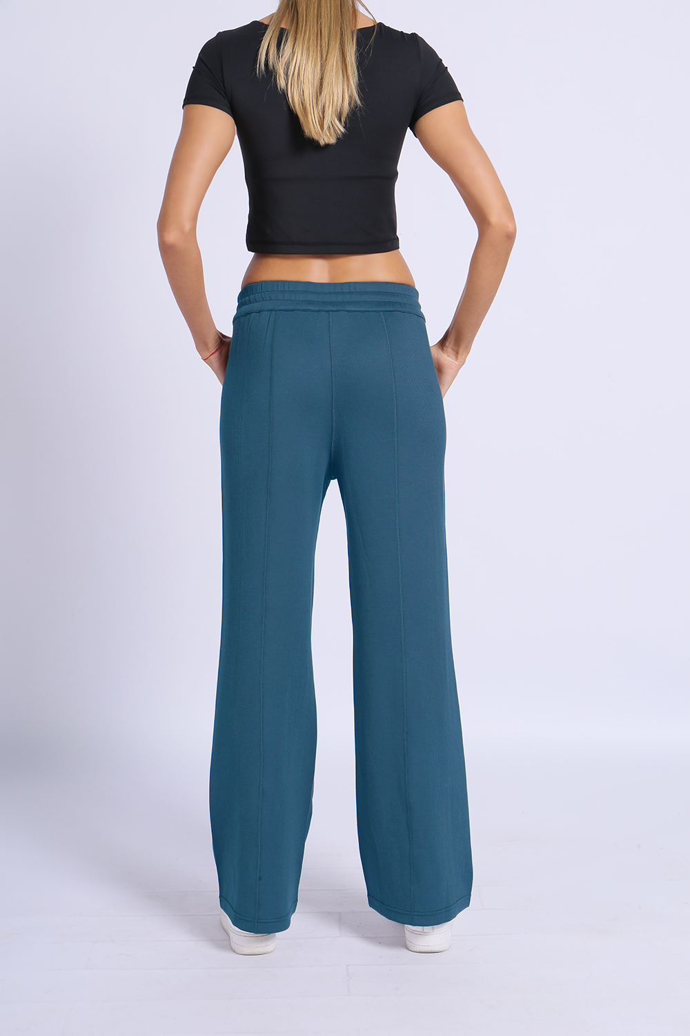 NUCBN® Three-dimensional half-stitched flared pants (ribbed)