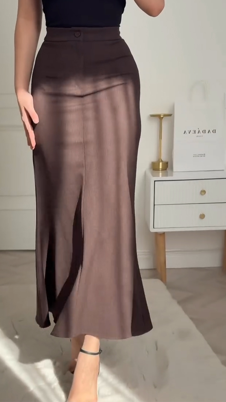 Ladies Solid Color Temperament Casual Skirt