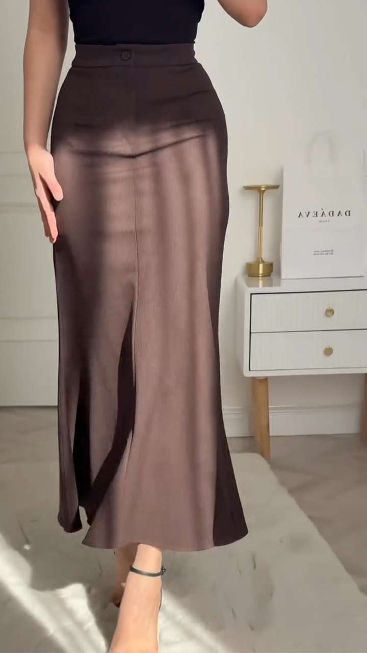 Ladies Solid Color Temperament Casual Skirt