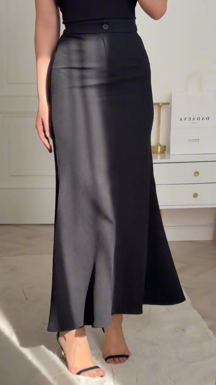 Ladies Solid Color Temperament Casual Skirt