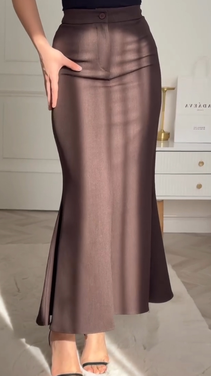 Ladies Solid Color Temperament Casual Skirt