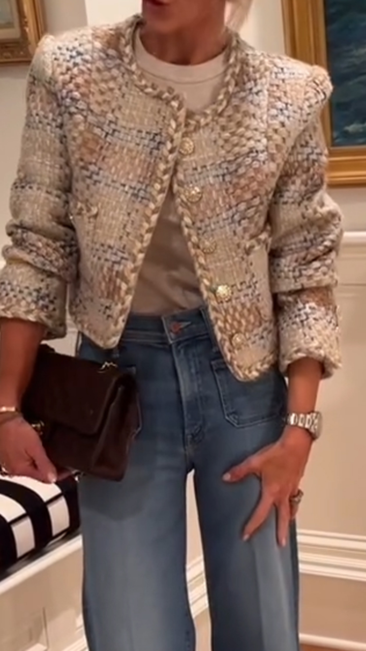 Women Round Neck Buckle Knitted Short Casual Style Coat