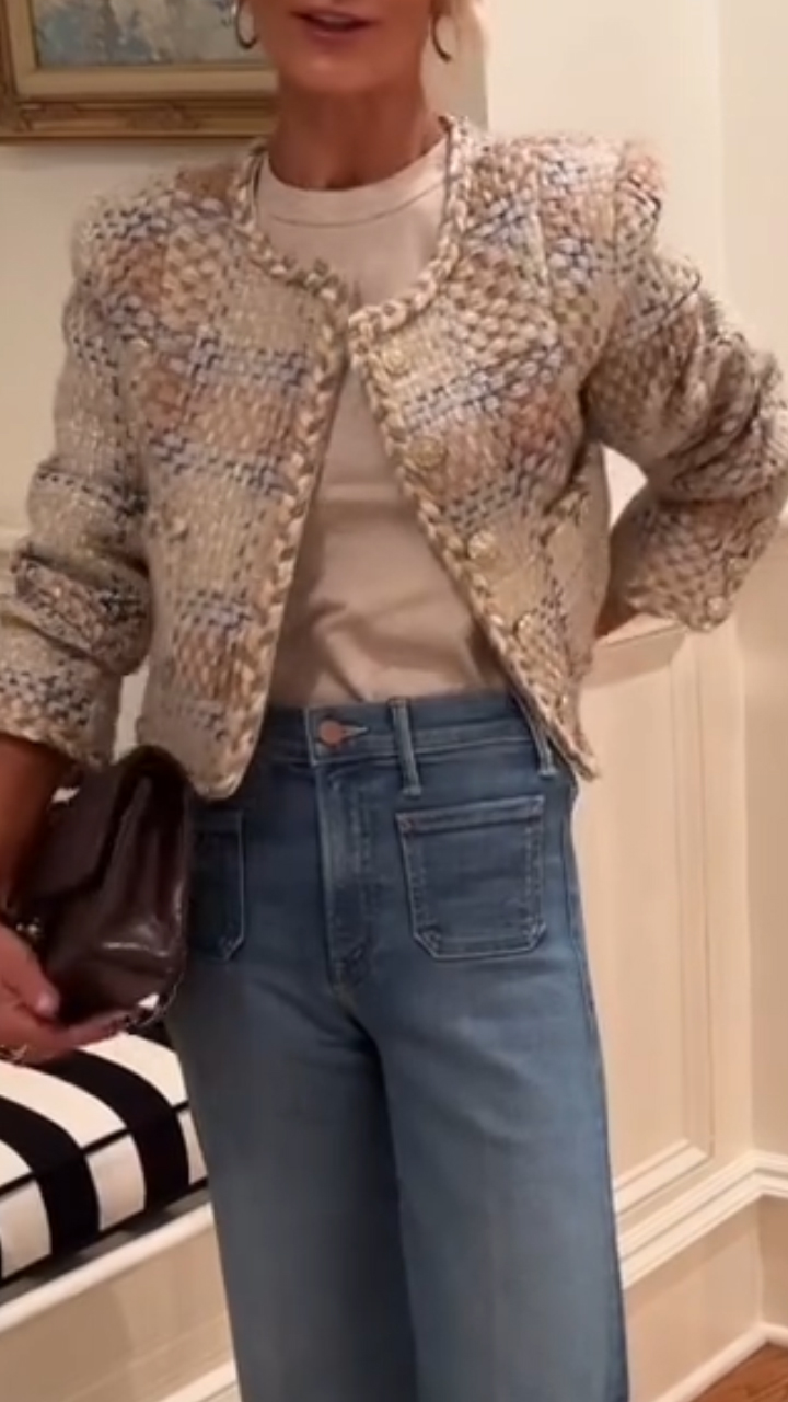 Women Round Neck Buckle Knitted Short Casual Style Coat