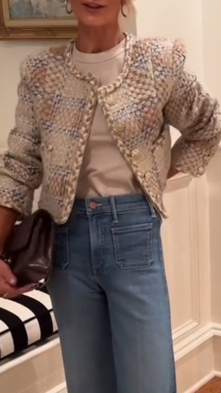 Women Round Neck Buckle Knitted Short Casual Style Coat