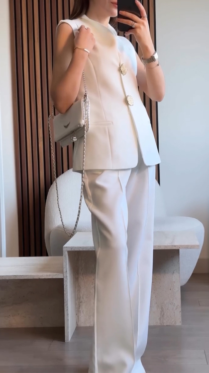 Ladies Round Neck Large Metal Buckle Top+ Pants with A Casual Temperament Suit