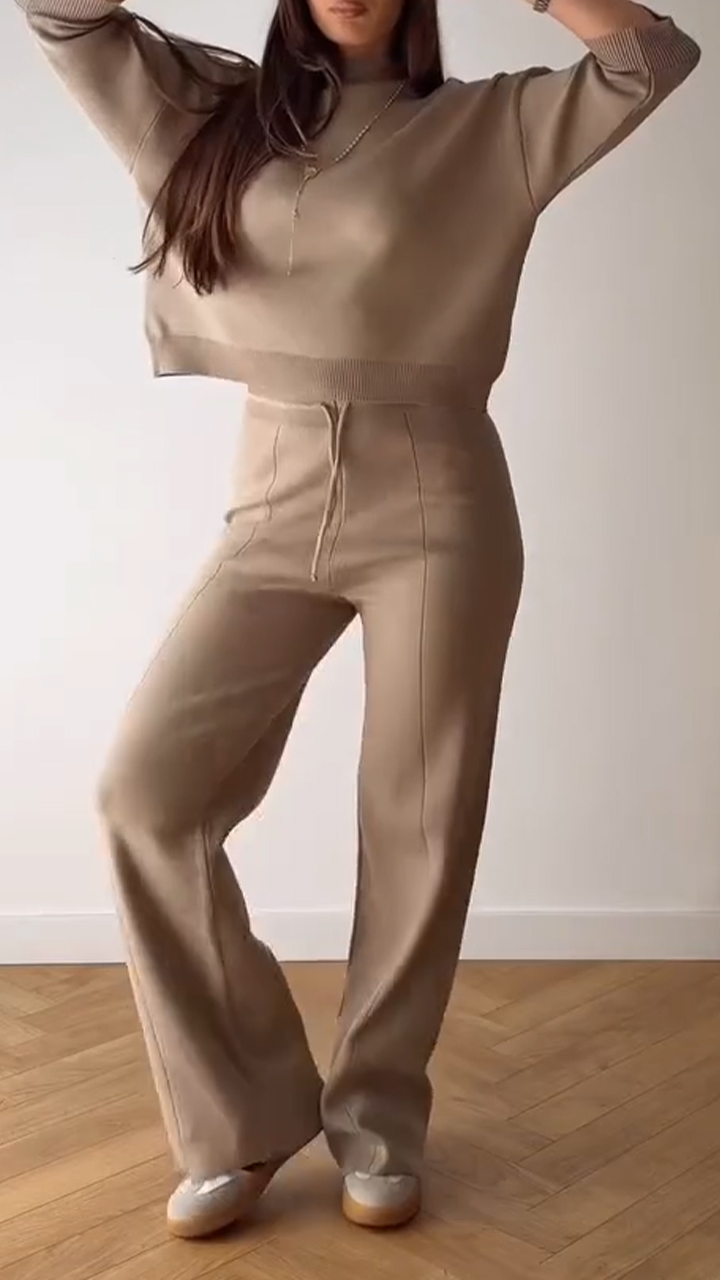 Women Round Neck Solid Color Casual Suit