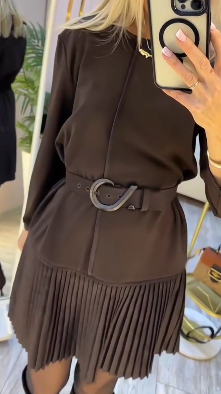 Women Round Neck Splicing Pleated Solid Color Casual Dress