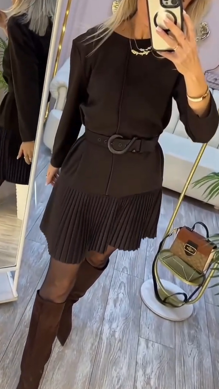 Women Round Neck Splicing Pleated Solid Color Casual Dress