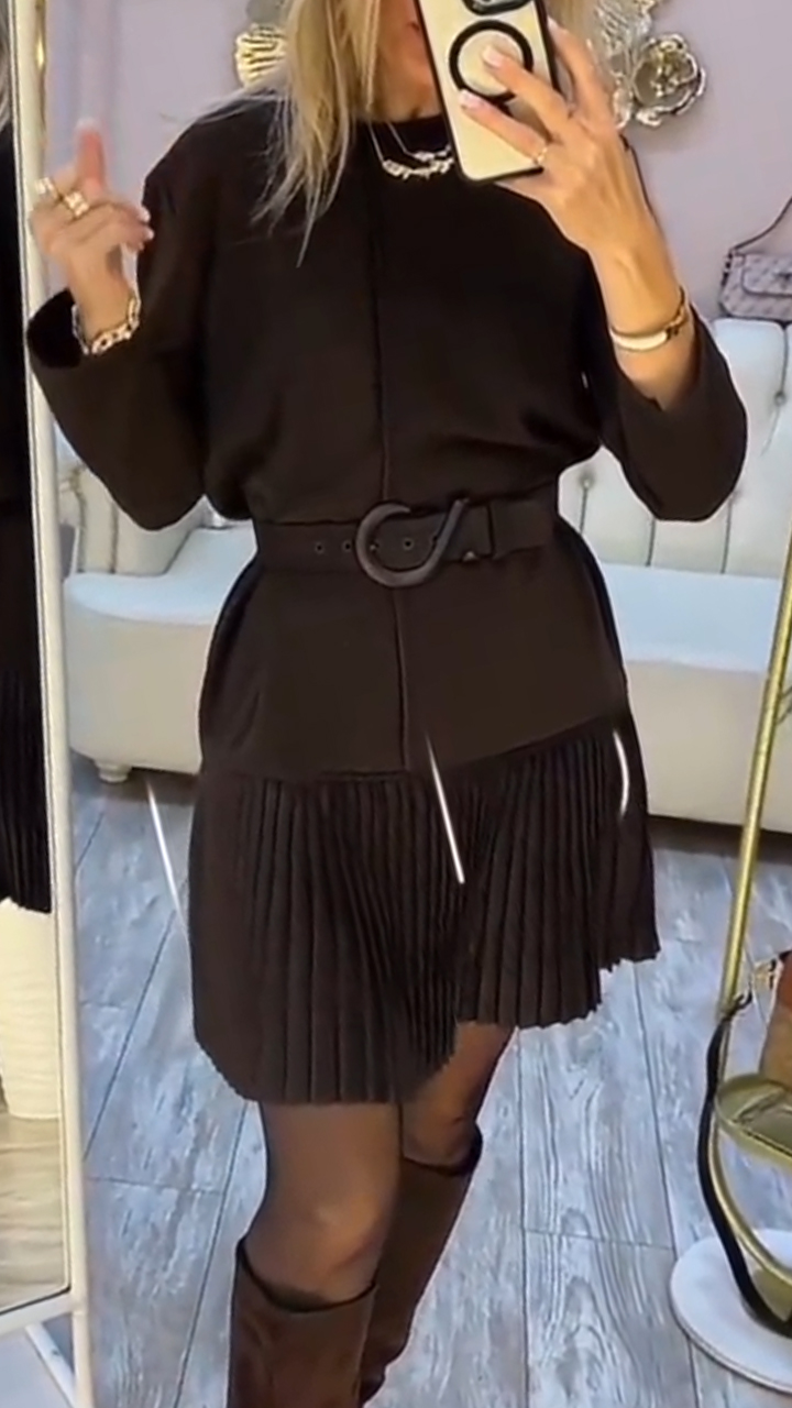 Women Round Neck Splicing Pleated Solid Color Casual Dress