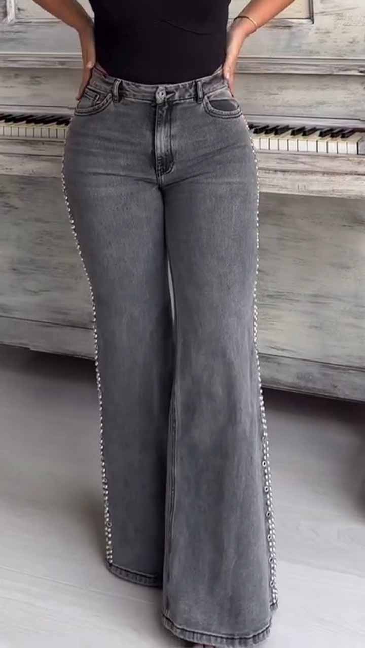 Women’s Heavy Wash Distressed Jeans – Autumn Edition