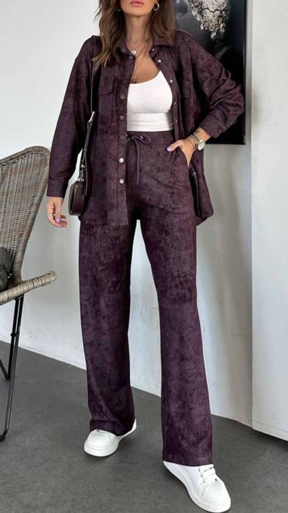 New autumn travel suits