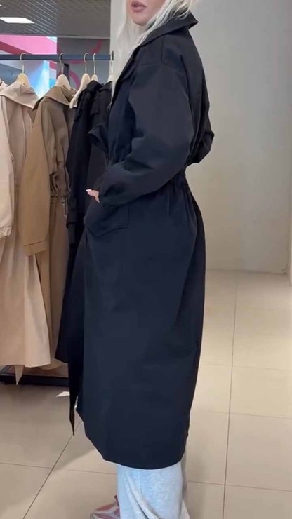 The latest autumn casual loose travel windbreaker