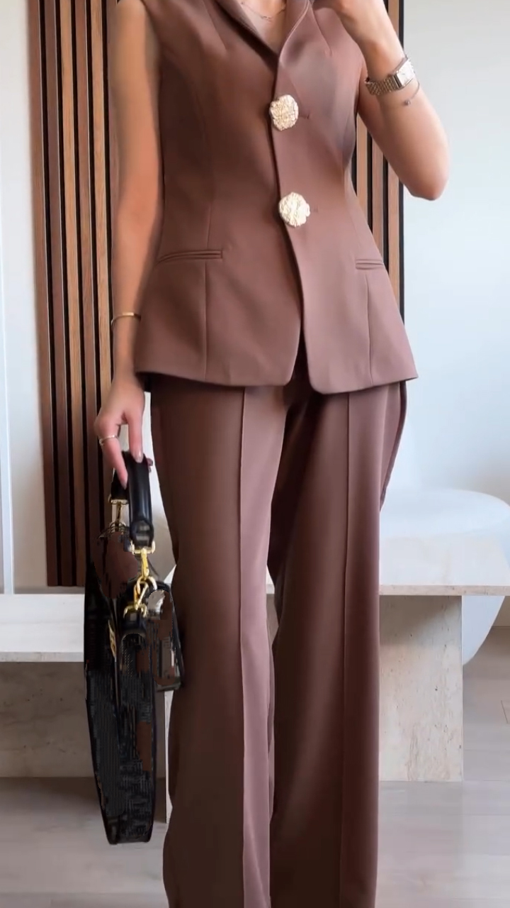 Ladies Round Neck Large Metal Buckle Top+ Pants with A Casual Temperament Suit