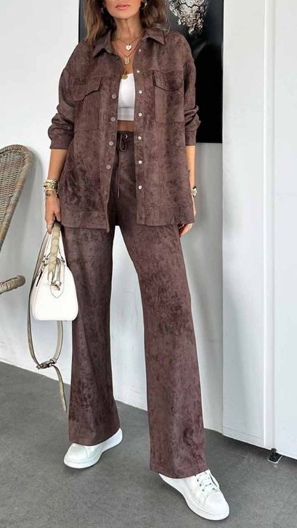 New autumn travel suits