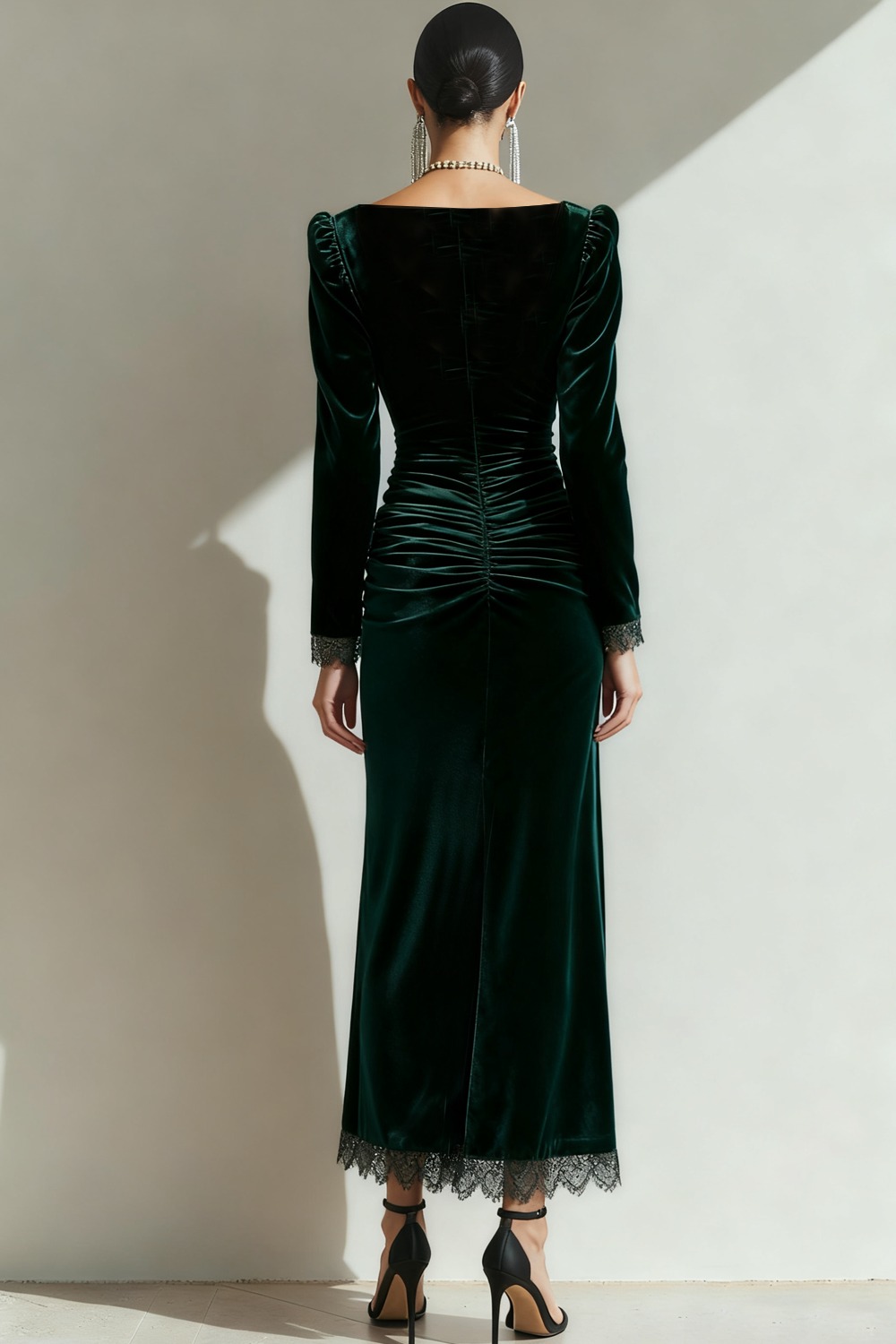 Formal Party Dress Emerald Green Square Neck Ruched Velvet Maxi Dress with Slit