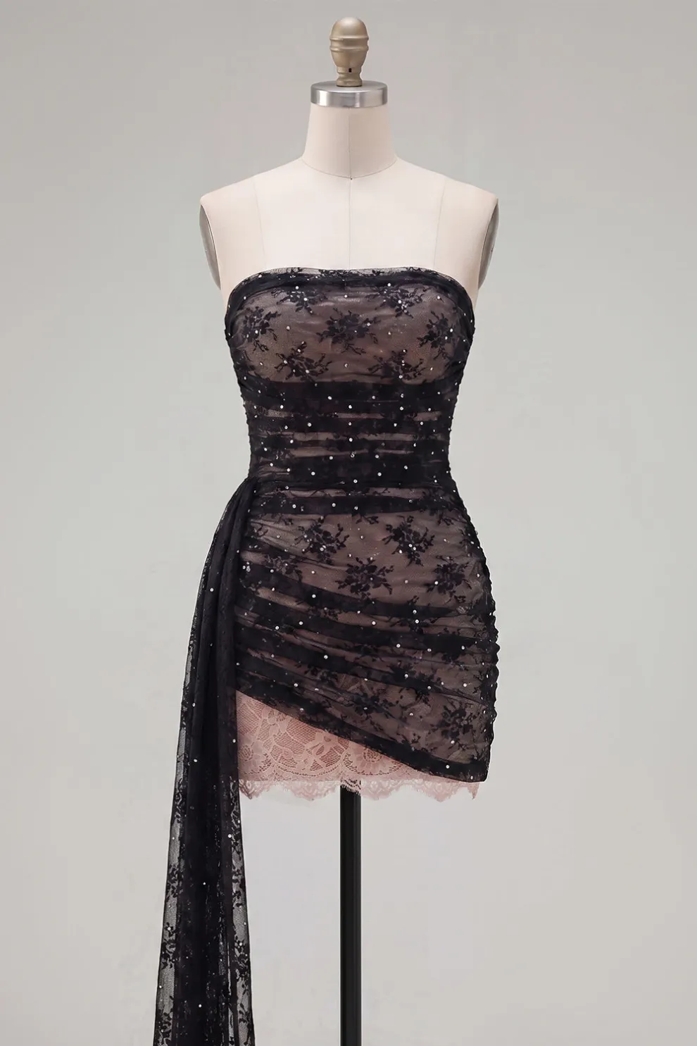 Sparkly Beaded Black Ruched Lace Short Homecoming Dress