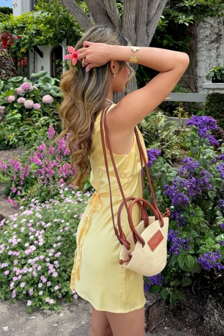 Fitted Sheath V Neck Yellow Satin Short Homecoming Dress with Ruched