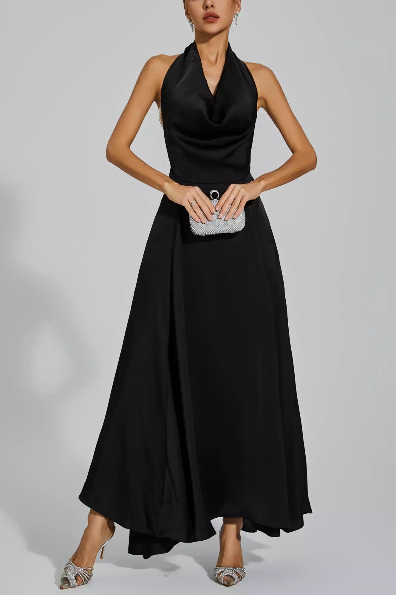 Elegant Black Halter Backless Evening Dress