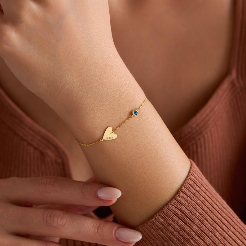 Personalized heart bracelet with name and birthstone