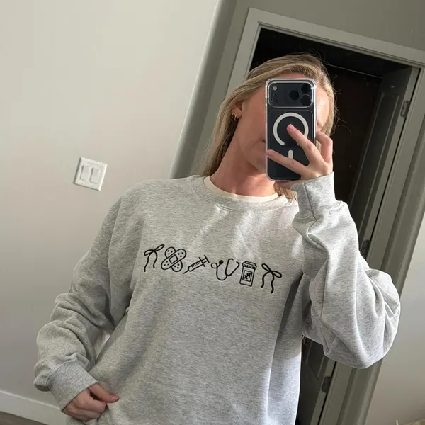 Minimalist Nurse Life icons T-Shirt Embroidered Sweatshirt Hoodie Career Pride Style