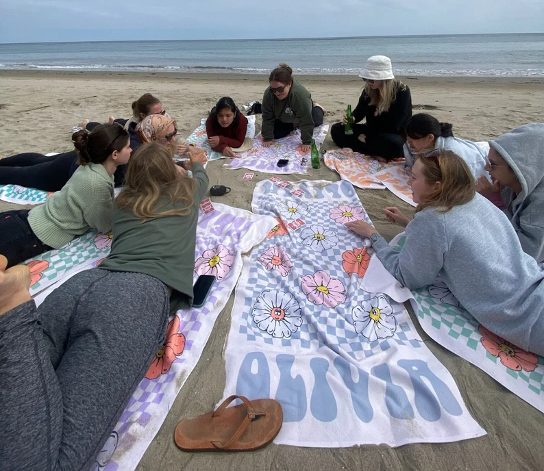 🌞 Personalized Vintage-Inspired Beach Towel With Name🎨