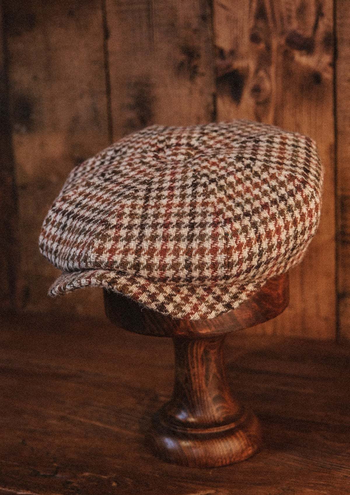 Torrington Baker Boy - (Mid Width) Camel Houndstooth Harris Tweed