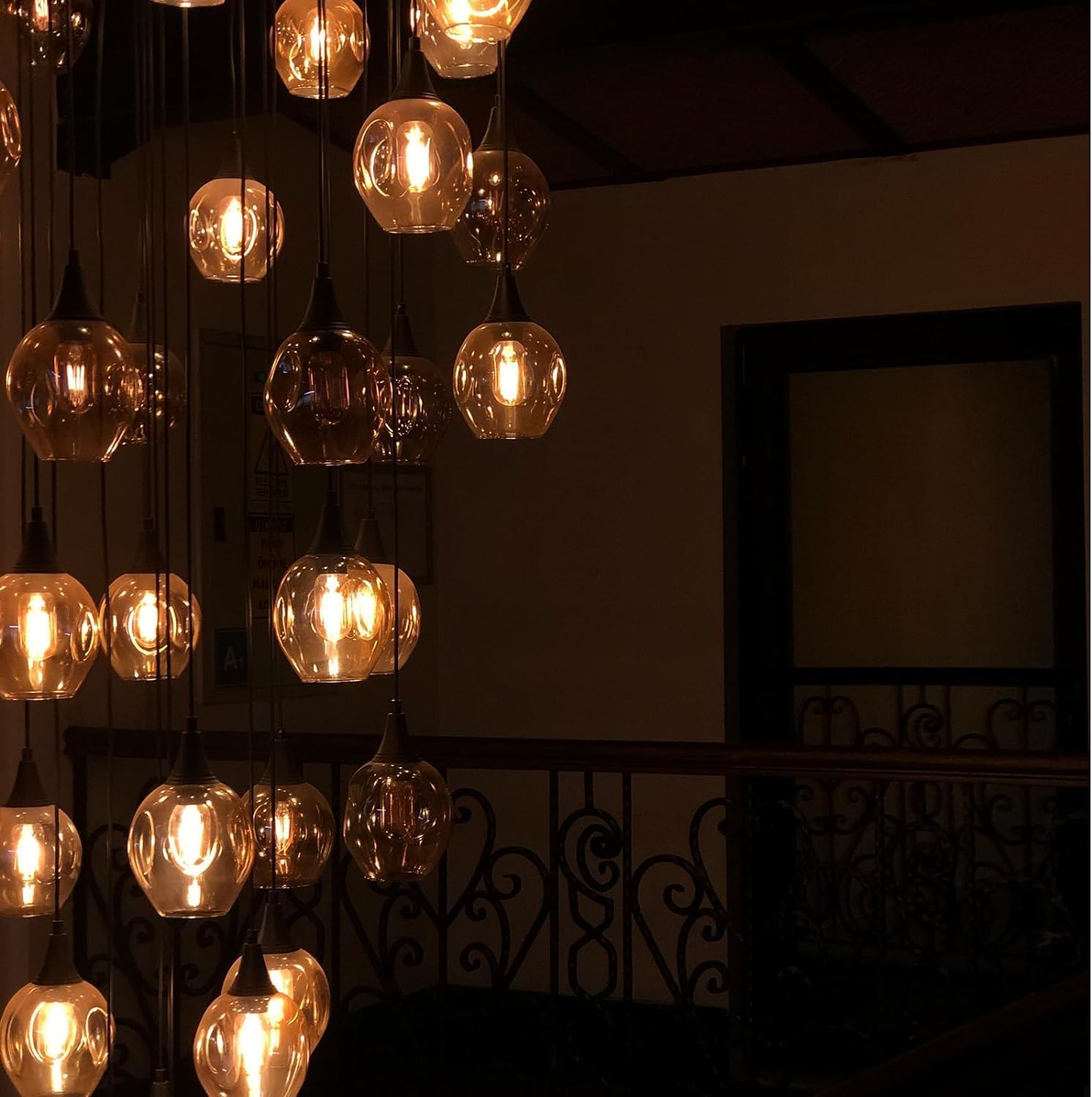 CLICKFUSION 8er pack E27 LED Warmweiss Vintage Glühbirnen - T45 LED Leuchtmittel Lampe E27 Birnen Edison 4W 2700K Energiesparlampe Light Bulbs Glühlampen Filament Retro Glas 360° Abstrahlwinkel