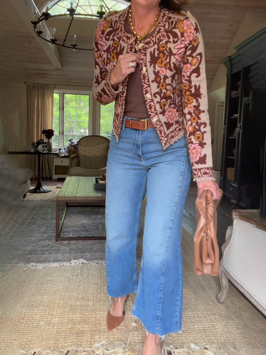 Lustrous Gold Buttons Knit Cardigan Adorned 