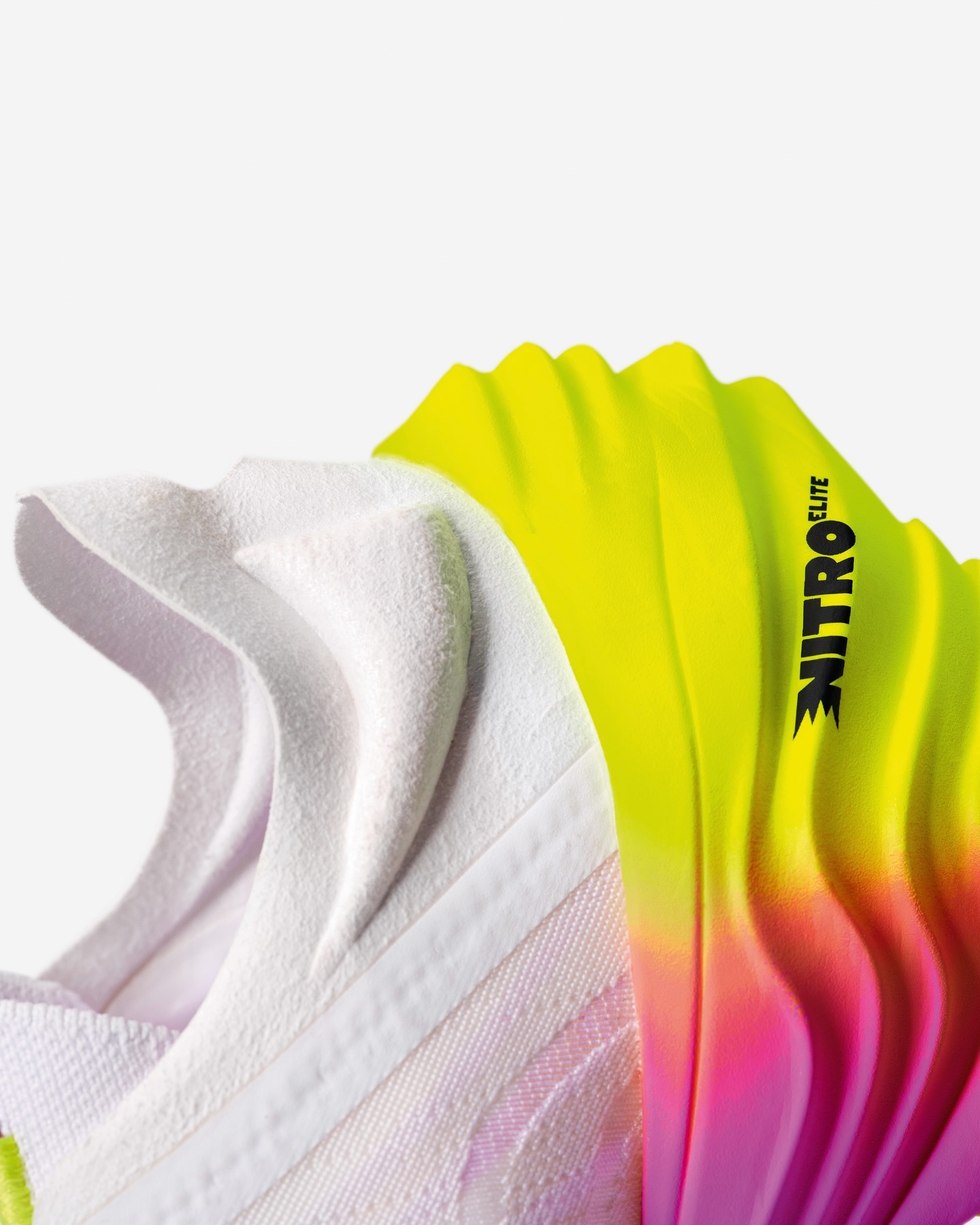 Ridiculously cushioned midsole  Spring-like plate design  running shoes