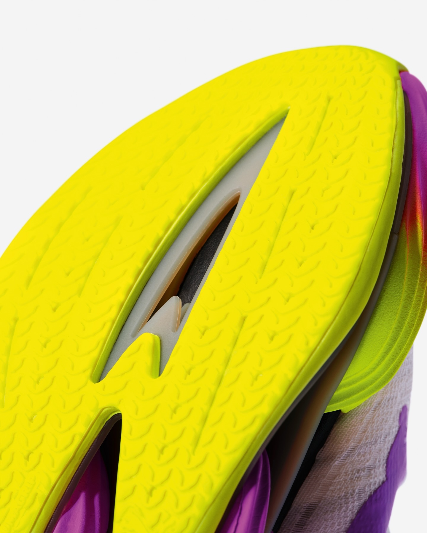 Ridiculously cushioned midsole  Spring-like plate design  running shoes