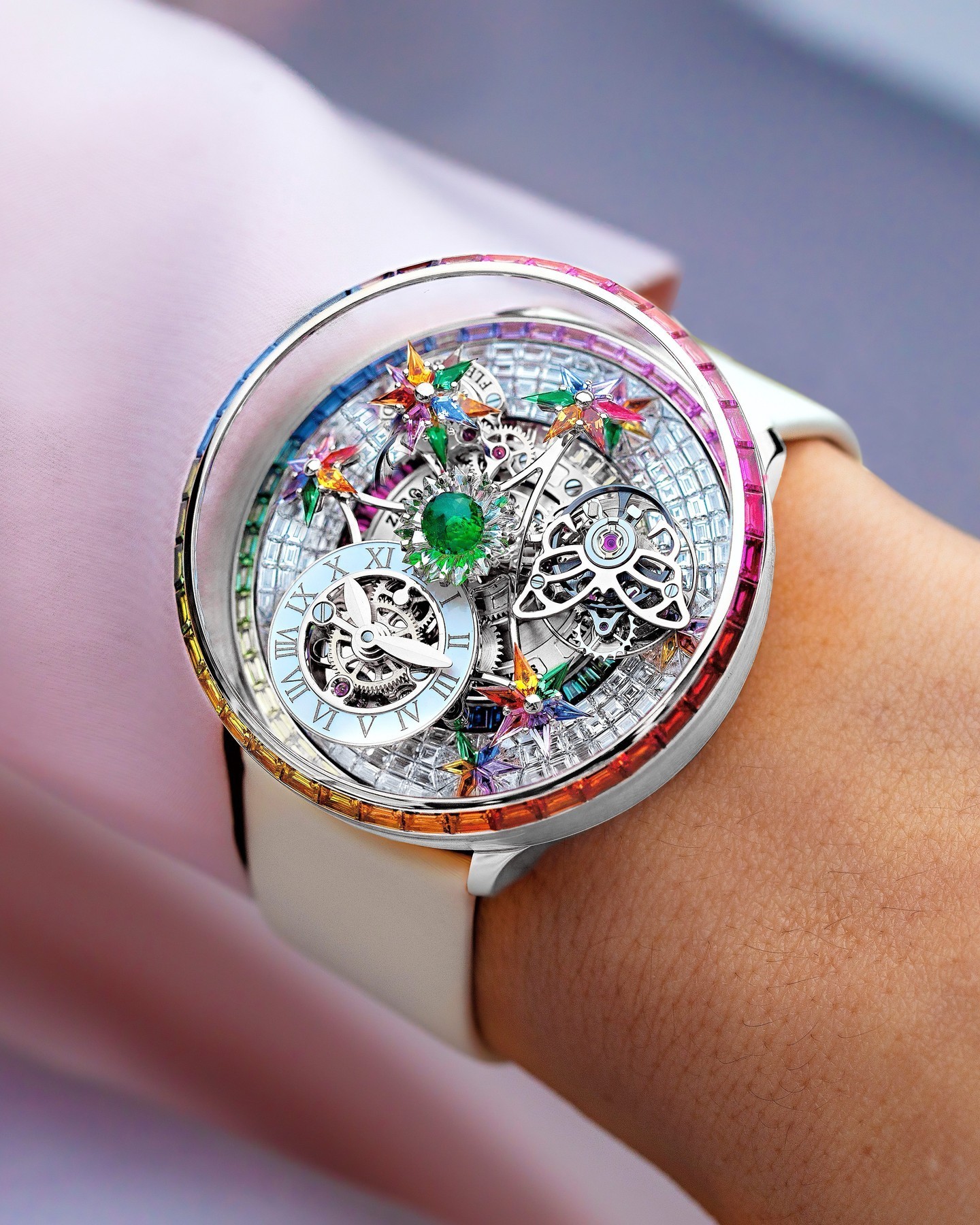 Butterfly-shaped, double-axis tourbillon