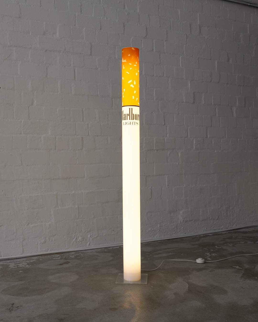 Vintage Marlbocigarette Lamp