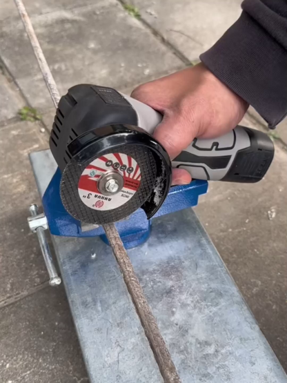 Kabelloser Mini-Winkelschleifer mit Digitalanzeige
