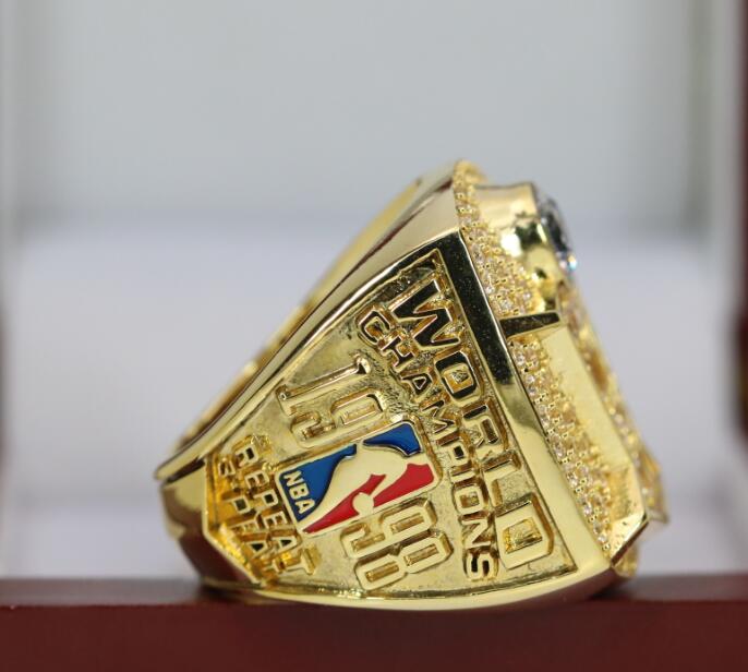 1998 Chicago Bulls NBA Basketball Championship Ring