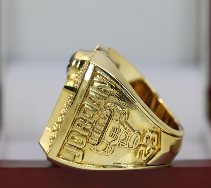1998 Chicago Bulls NBA Basketball Championship Ring
