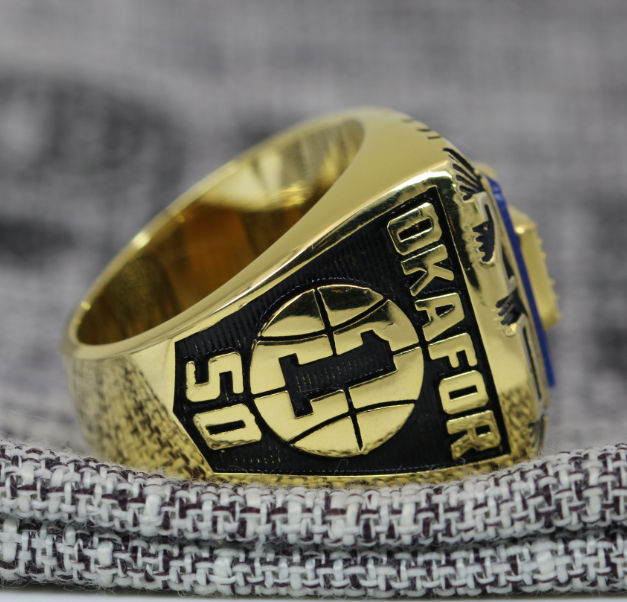 2004 UCONN Huskies NCAA National Championship Ring