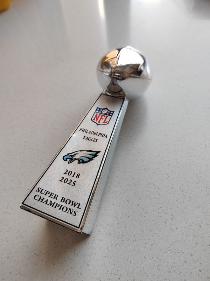 Philadelphia Eagles Super Bowl Championship VINCE LOMBARDI Trophy 9'' Nice Gift