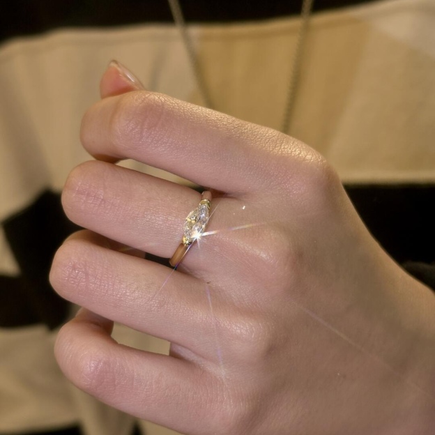 DE VVS1 Marquise Lab Diamond Ring 0.5–2 ct in 18K Gold – Stardust Marquise