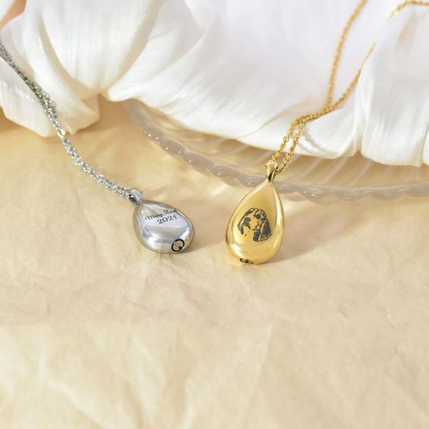 Keep Your Pet's Memory Close - Personalized Teardrop Pet Memorial Jewelry. #PetMemory #TeardropNecklace #PetOwnerGift