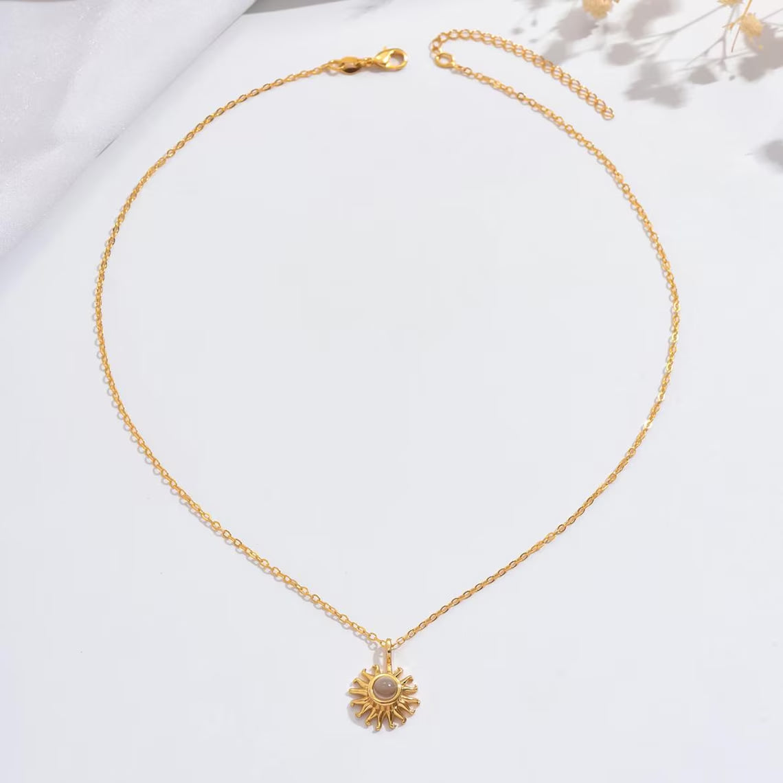 Custom Engraved 14K Gold Photo Locket Necklace – Personalized Jewelry with Hidden Picture Frame – Unique Gift for Her