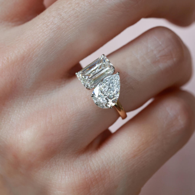 2 ct Emerald & 1.7 ct Pear DE VS Lab Diamond Ring in 18K Gold – Toi et Moi