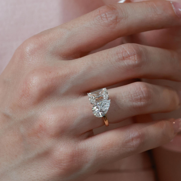 2 ct Emerald & 1.7 ct Pear DE VS Lab Diamond Ring in 18K Gold – Toi et Moi